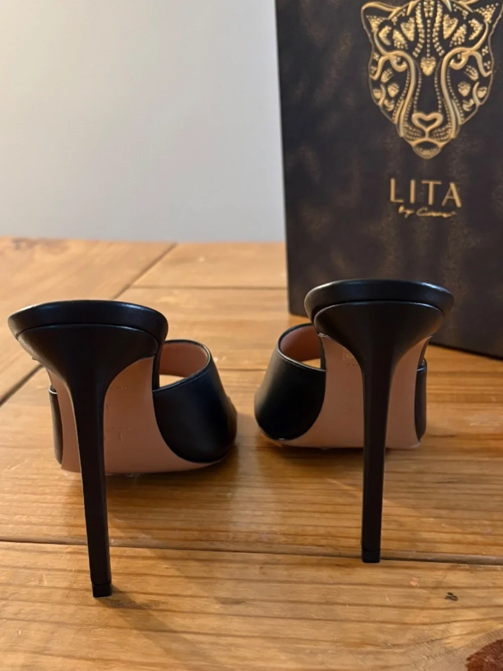Lots by Ciara, heeled solid square toe slide
